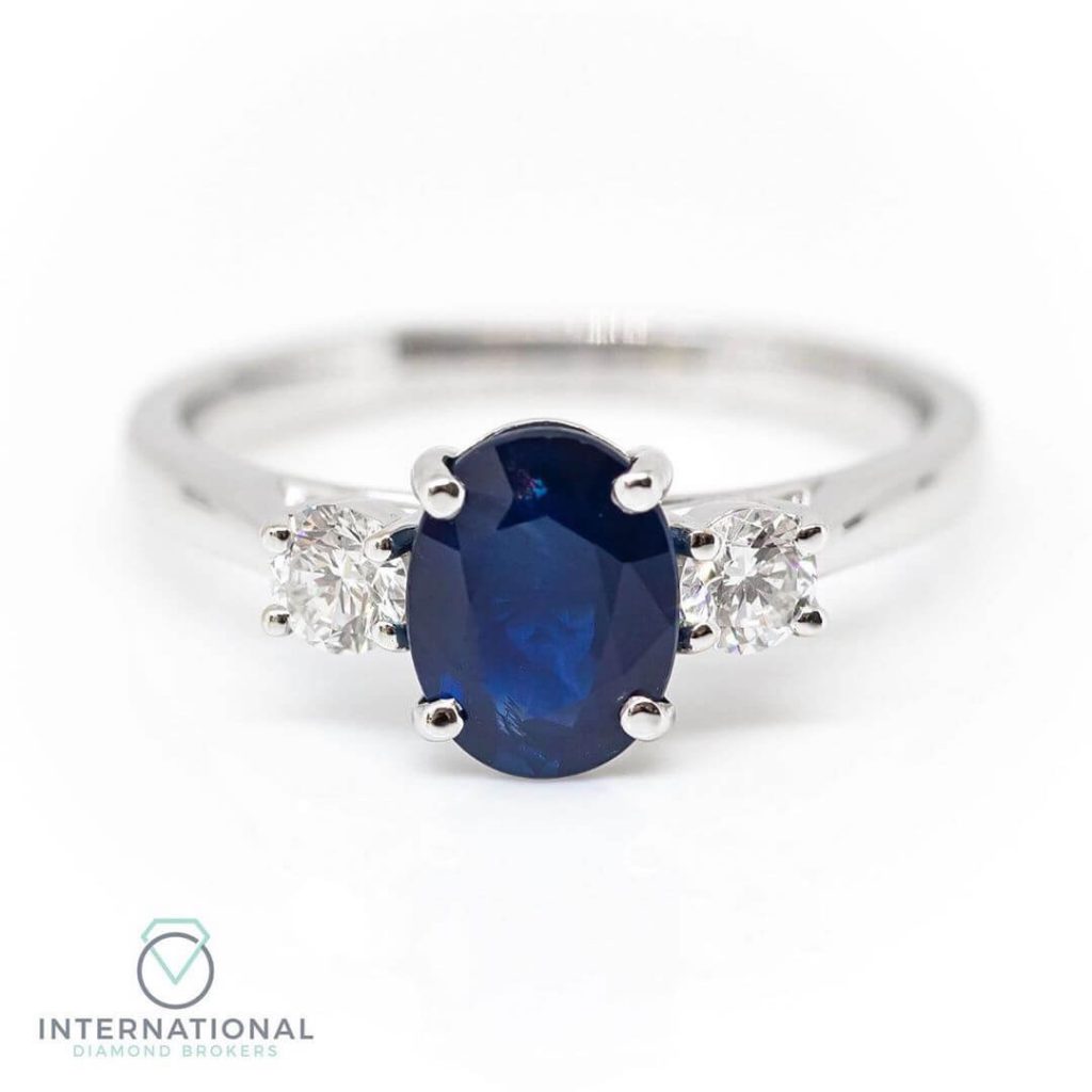 blue sapphire diamonds ring